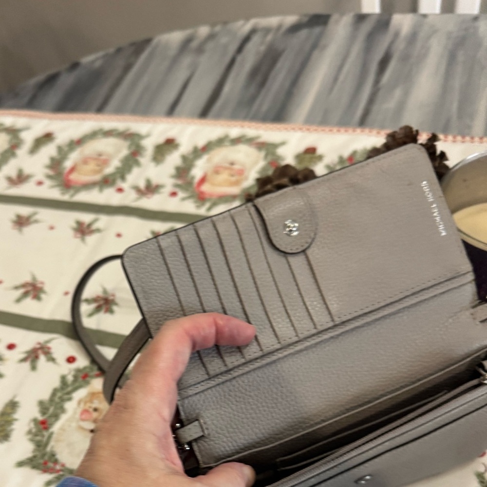 Gray Michael kors wallet crossbody